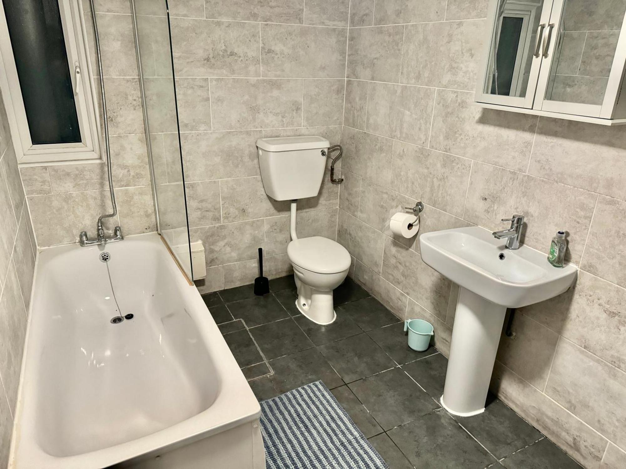 Quarto em Acomodações Particulares Modern En-suite By Finsbury Park Station 8 Mins To King's Cross By Tube *